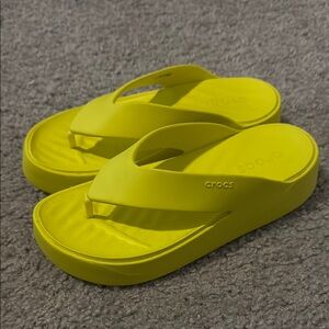 CROCS Vibrant Yellow Getaway Platform Flip Flop Sandals